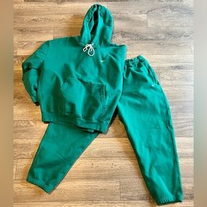 Nike Mystic Green Hoody and matching joggers in XL